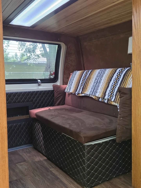 1987 Dodge Ram Van - Image 11 of 17