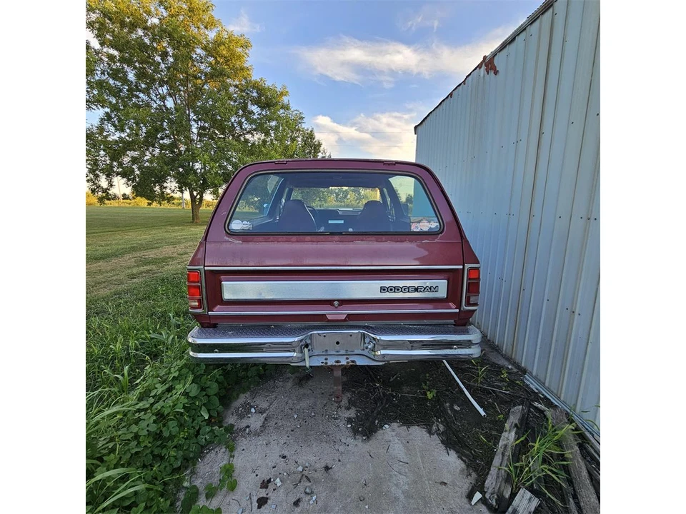 1987 Dodge Ramcharger - Image 4 of 13