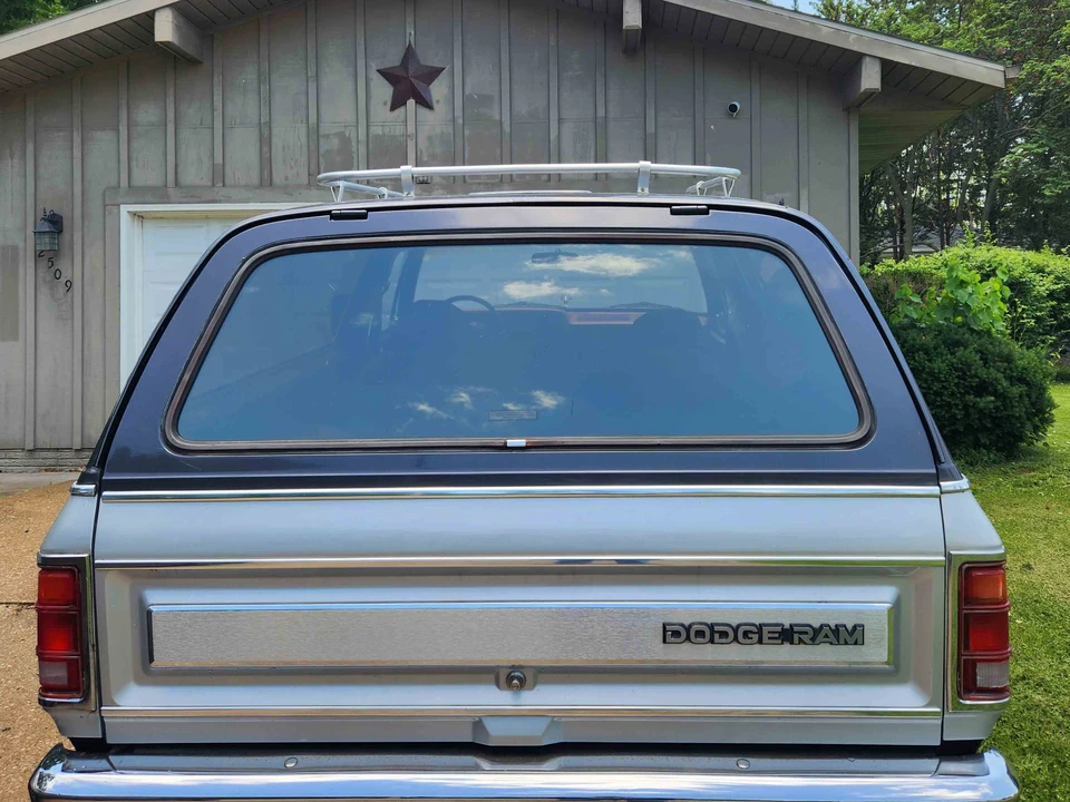 1987 Dodge Ramcharger - Image 14 of 31