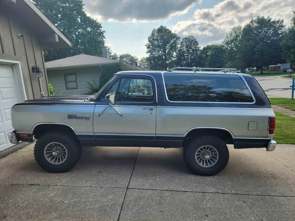 1987 Dodge Ramcharger - Image 7 of 31