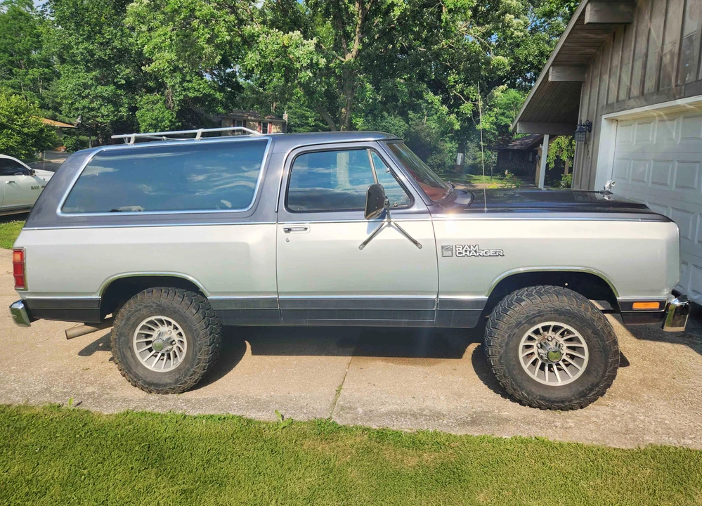 1987 Dodge Ramcharger - Image 2 of 31
