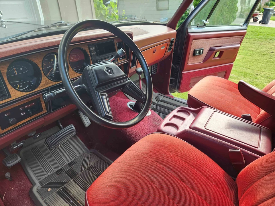 1987 Dodge Ramcharger - Image 17 of 31