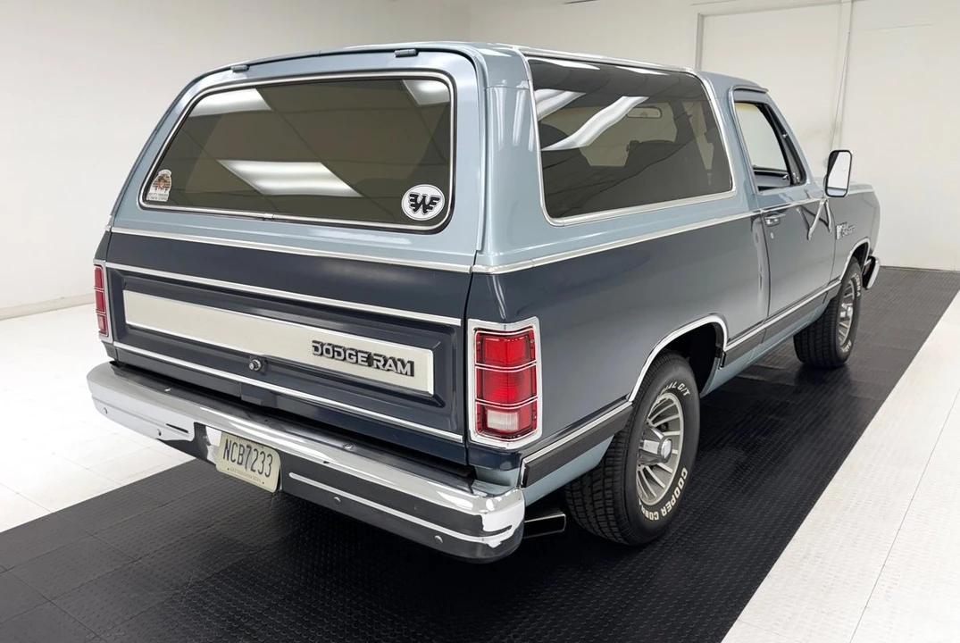 1987 Dodge Ramcharger - Image 5 of 31