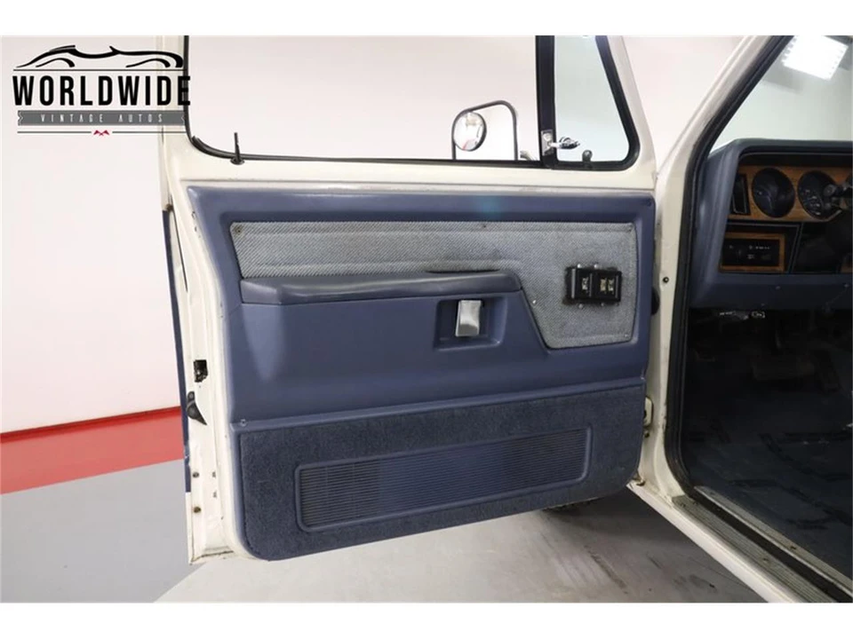 1987 Dodge Ramcharger - Image 28 of 31
