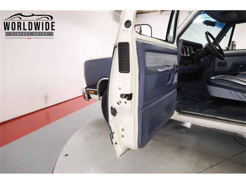 1987 Dodge Ramcharger - Image 26 of 31
