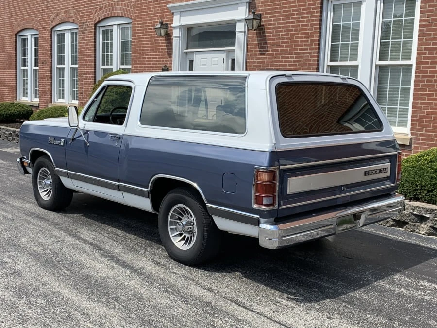 1987 Dodge Ramcharger - Image 3 of 8