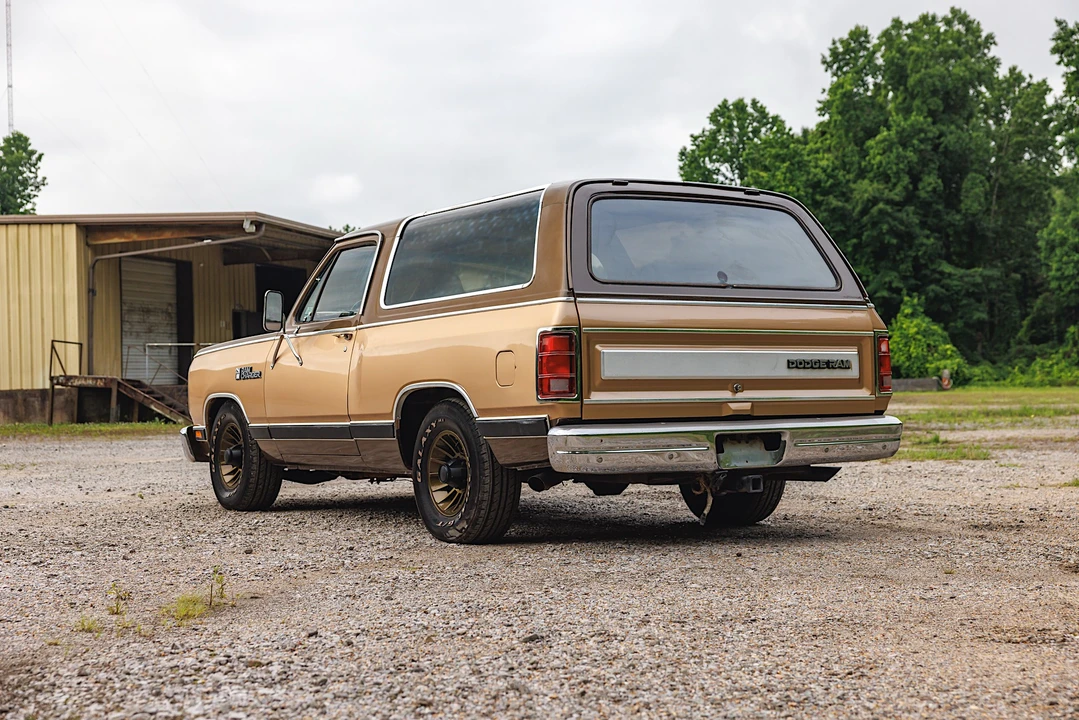 1987 Dodge Ramcharger - Image 13 of 31