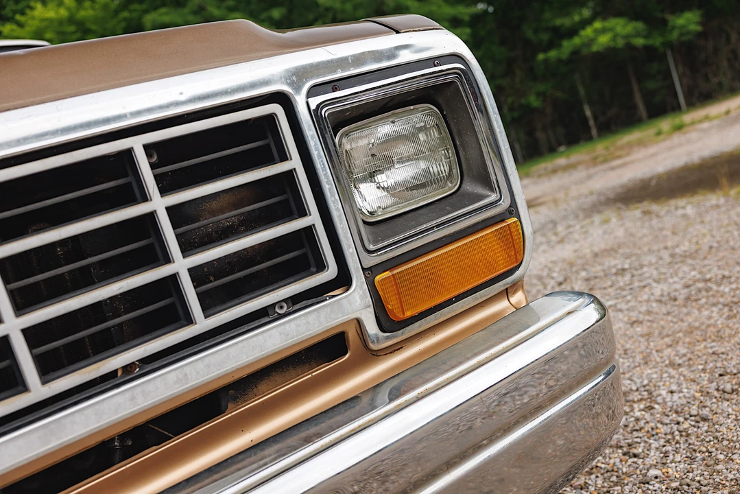 1987 Dodge Ramcharger - Image 25 of 31