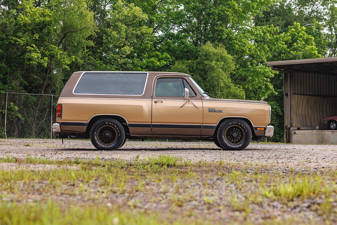 1987 Dodge Ramcharger - Image 9 of 31