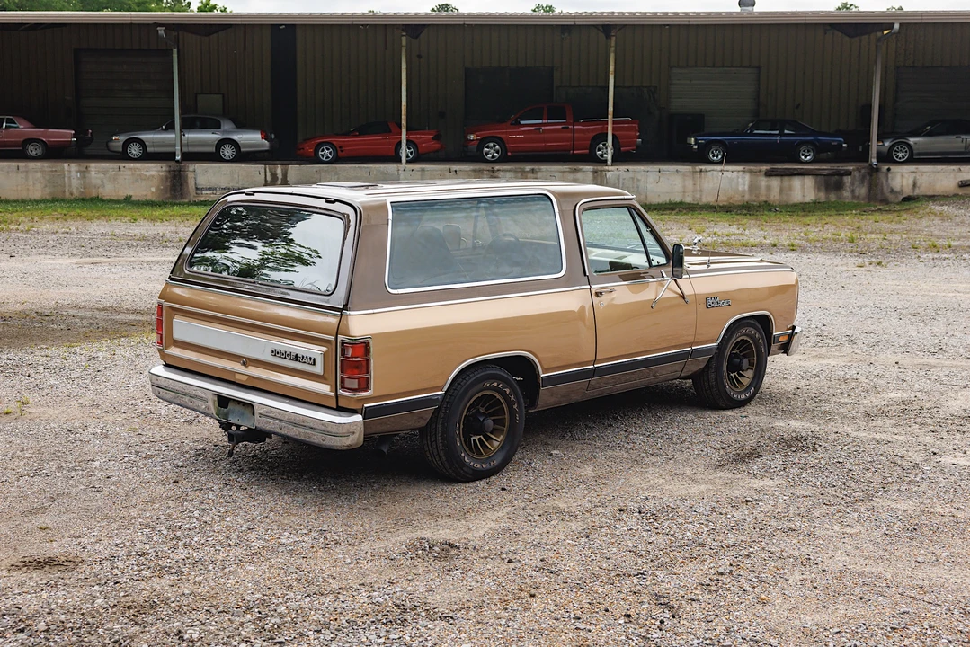 1987 Dodge Ramcharger - Image 11 of 31