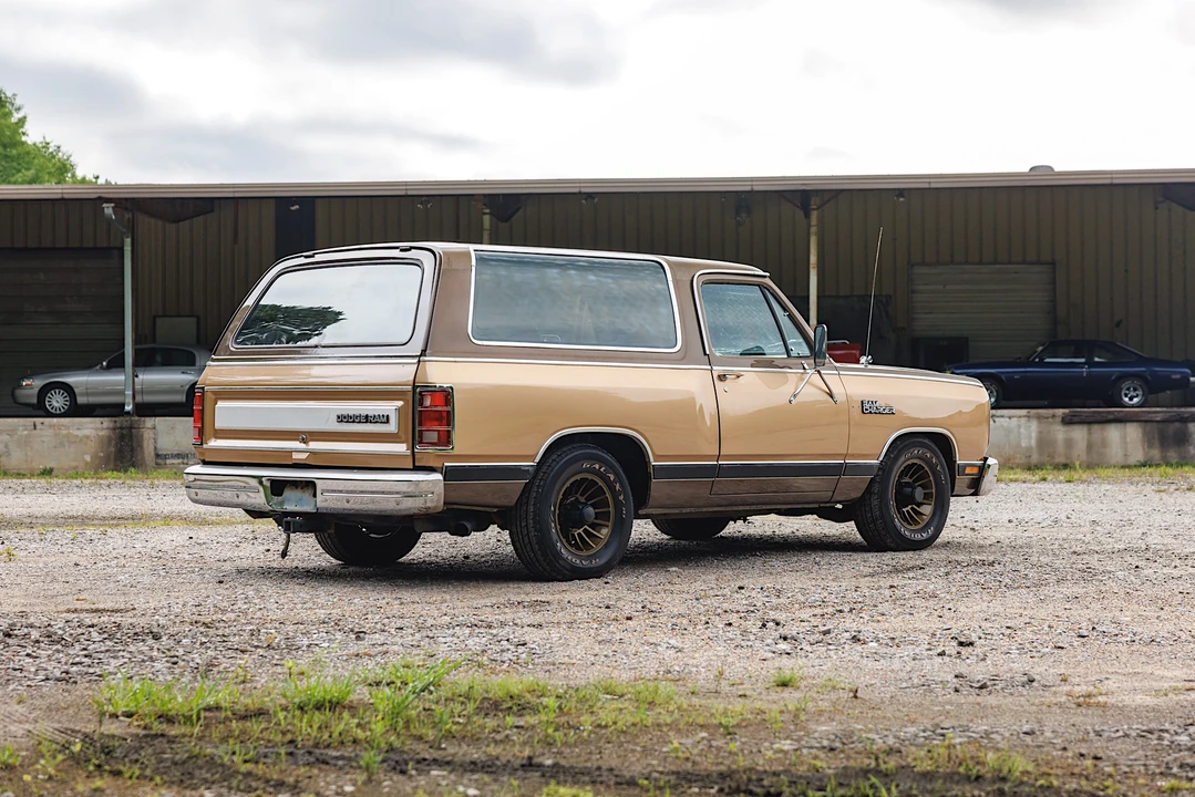 1987 Dodge Ramcharger - Image 10 of 31