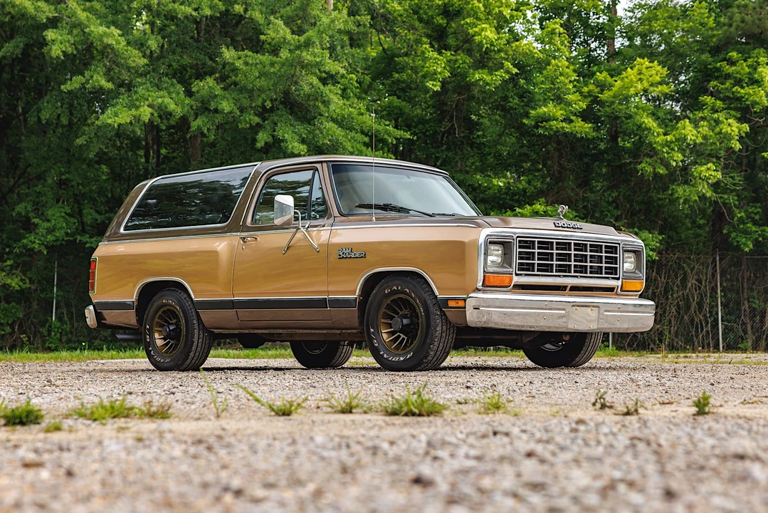 1987 Dodge Ramcharger - Image 8 of 31