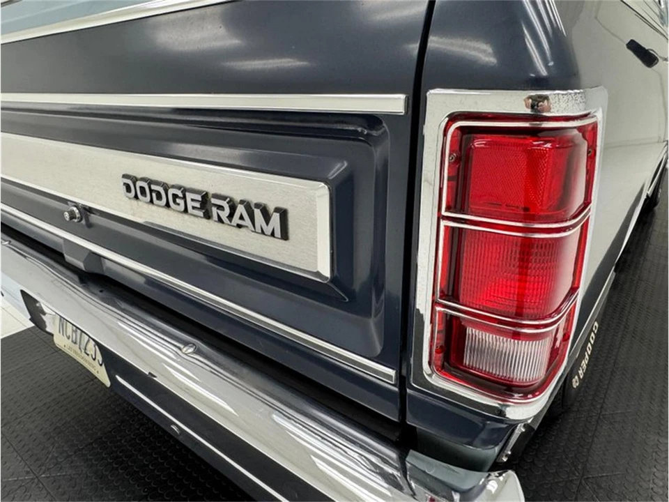 1987 Dodge Ramcharger - Image 22 of 31