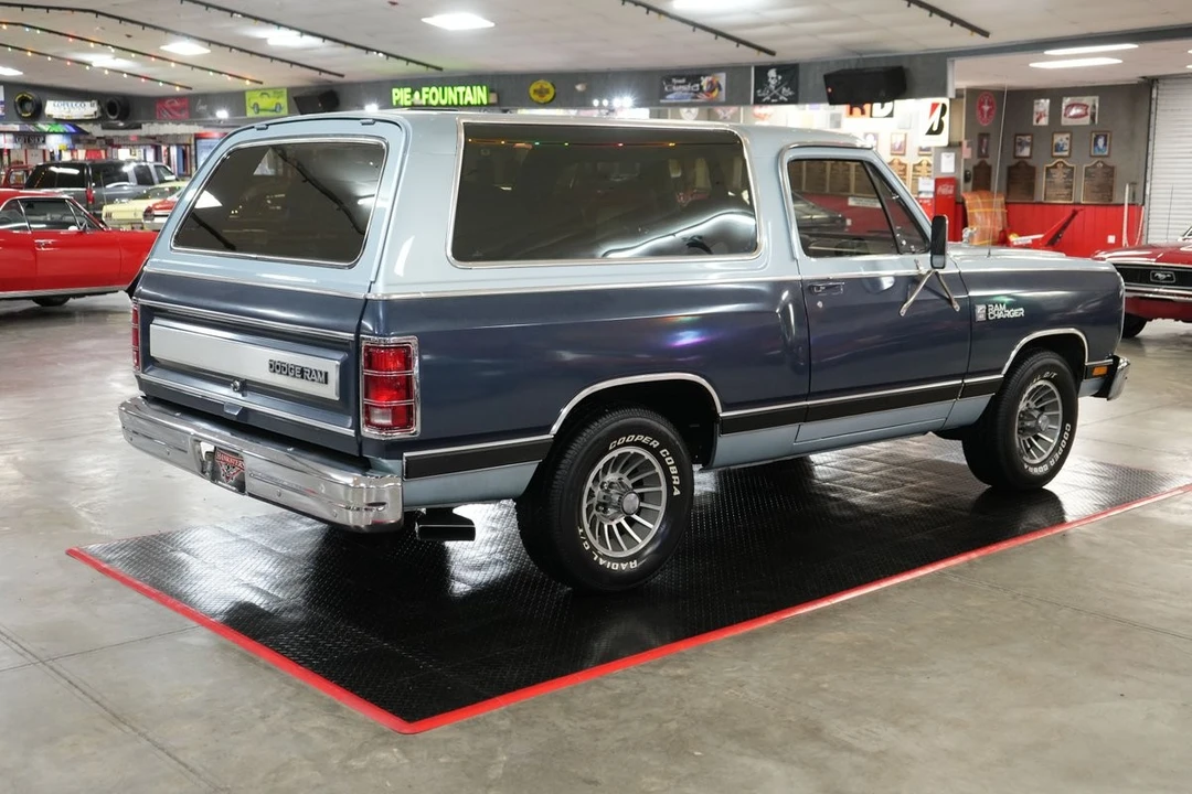 1987 Dodge Ramcharger - Image 6 of 21