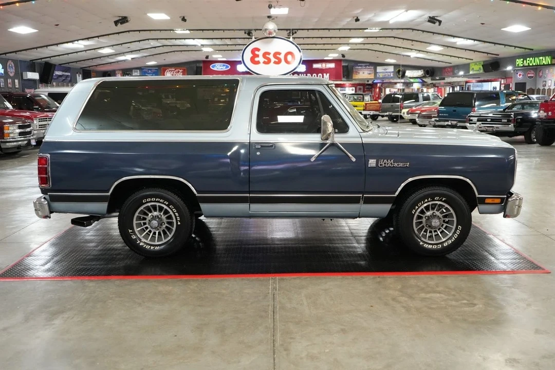 1987 Dodge Ramcharger - Image 7 of 21