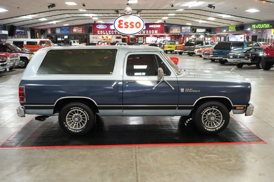 1987 Dodge Ramcharger - Image 16 of 21