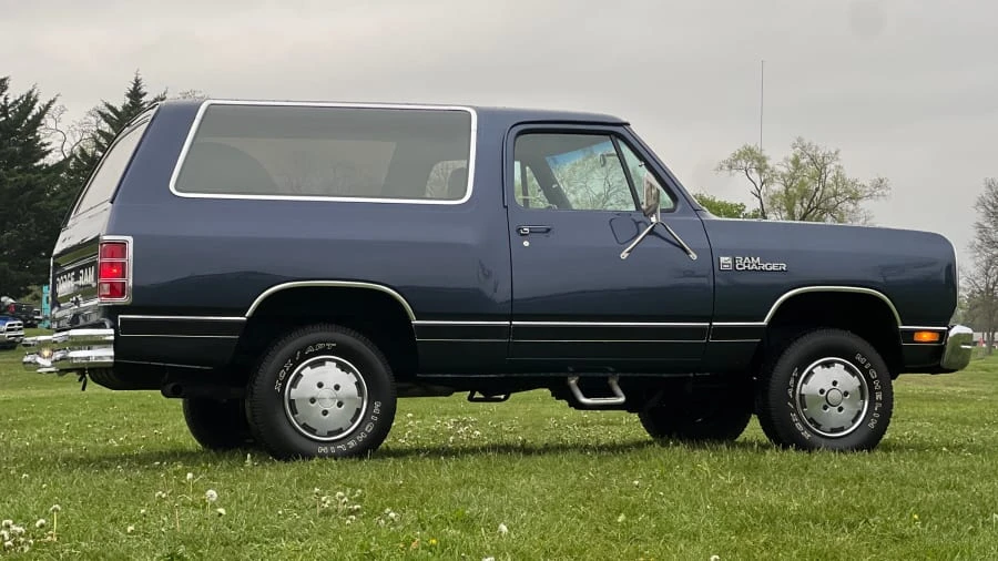 1987 Dodge Ramcharger - Image 10 of 22