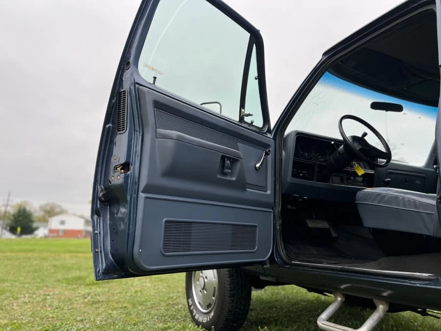 1987 Dodge Ramcharger - Image 16 of 22