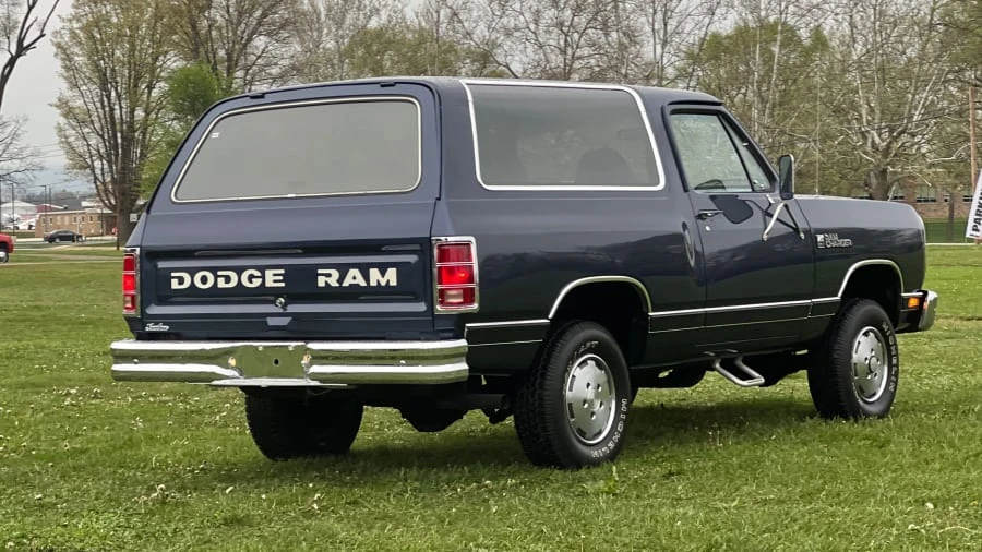 1987 Dodge Ramcharger - Image 8 of 22