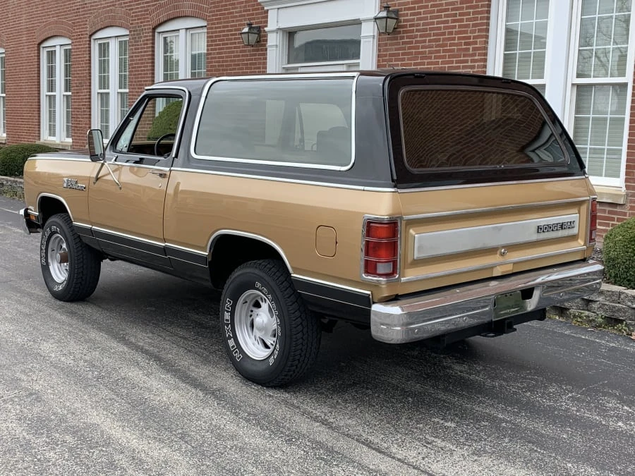1987 Dodge Ramcharger - Image 3 of 7