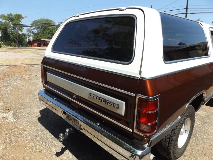 1987 Dodge Ramcharger - Image 8 of 27