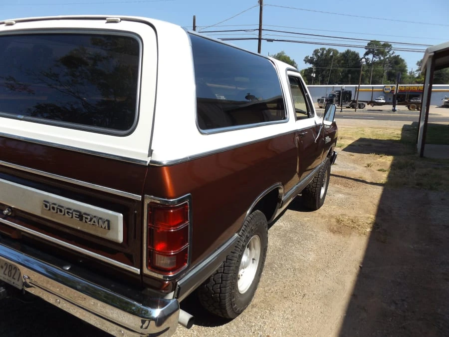 1987 Dodge Ramcharger - Image 9 of 27
