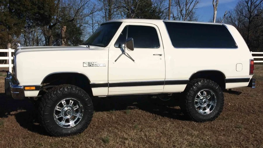 1987 Dodge Ramcharger - Image 2 of 12
