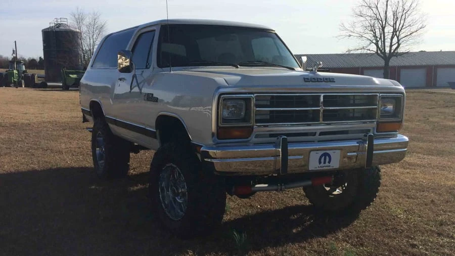 1987 Dodge Ramcharger - Image 9 of 12