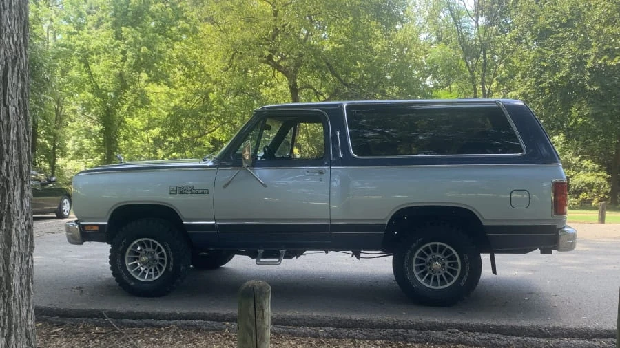 1987 Dodge Ramcharger - Image 12 of 14