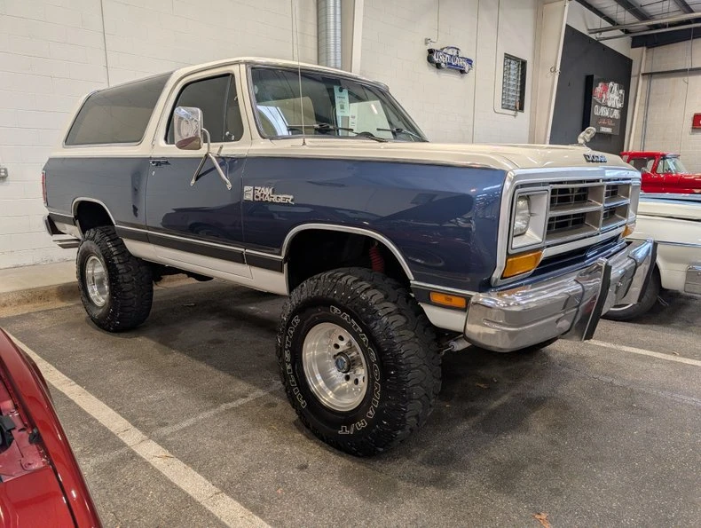 1987 Dodge Ramcharger - Image 5 of 15