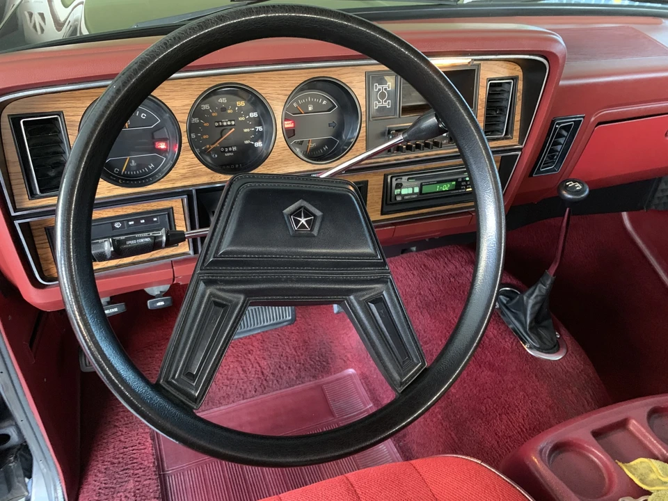1987 Dodge Ramcharger - Image 14 of 31