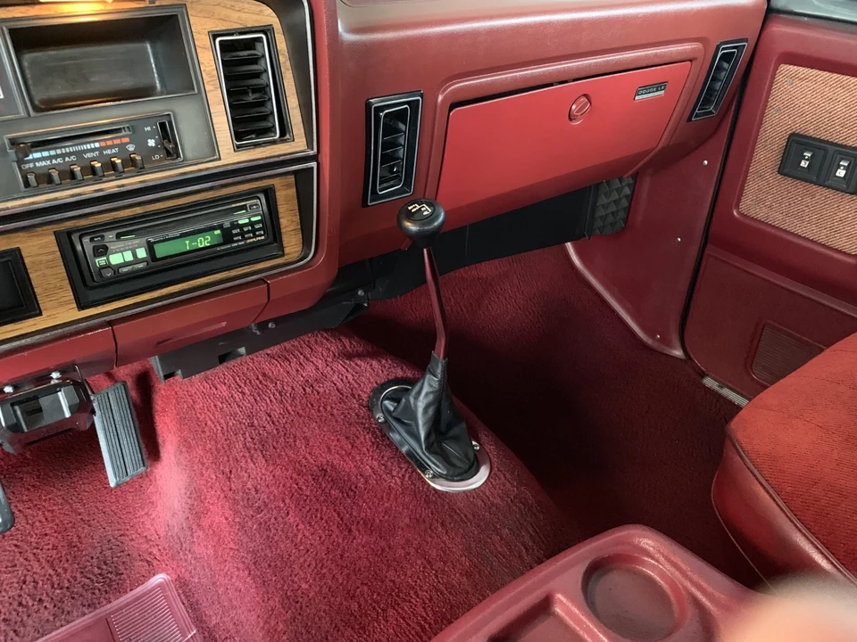 1987 Dodge Ramcharger - Image 18 of 31