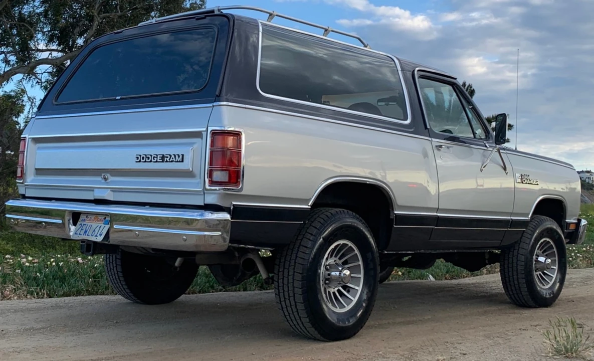 1987 Dodge Ramcharger - Image 4 of 31