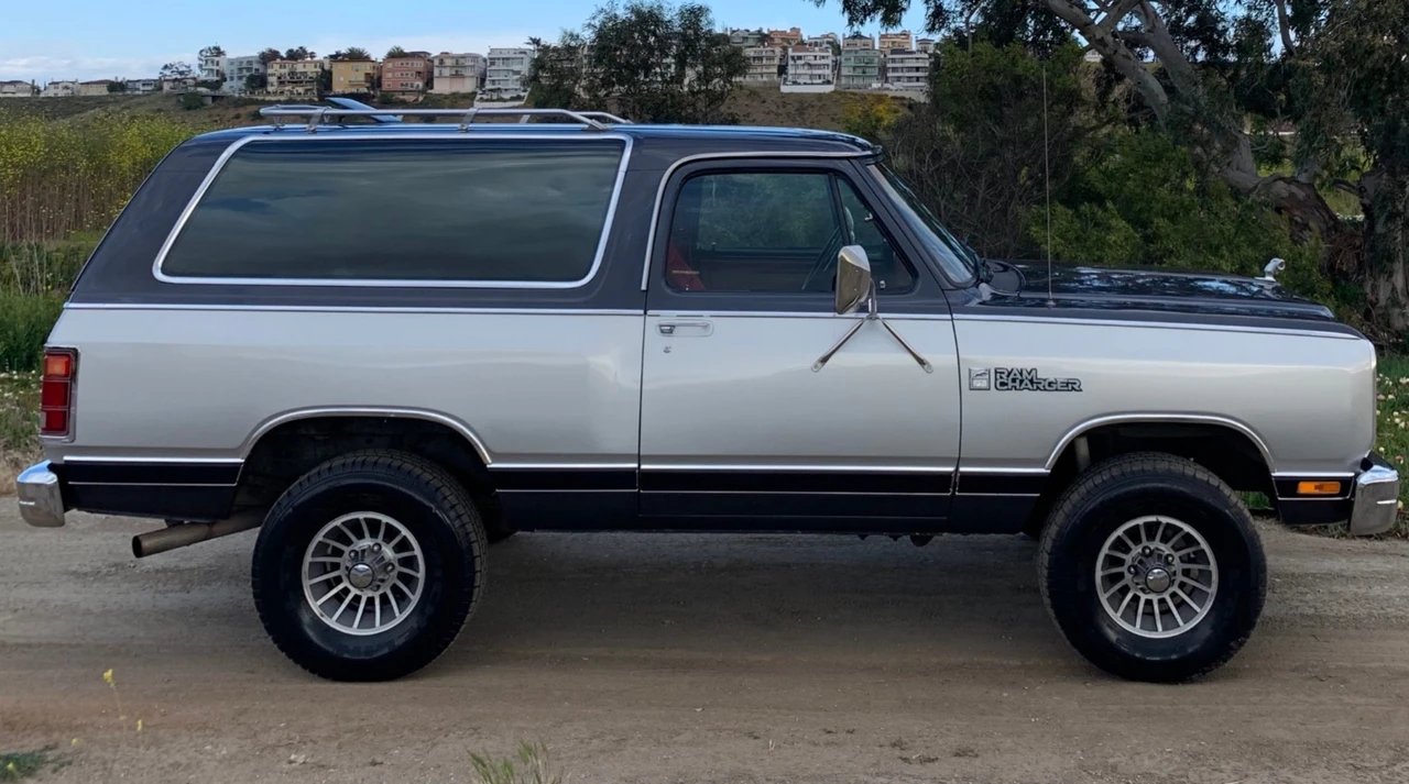 1987 Dodge Ramcharger - Image 5 of 31