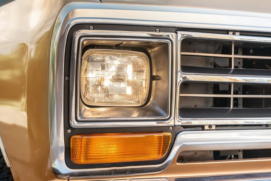 1987 Dodge Ramcharger - Image 28 of 31