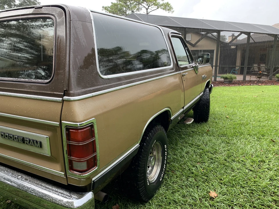 1987 Dodge Ramcharger - Image 13 of 31