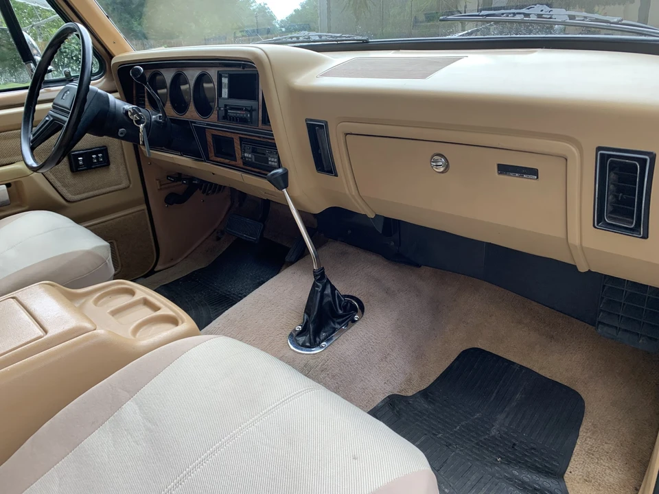1987 Dodge Ramcharger - Image 25 of 31