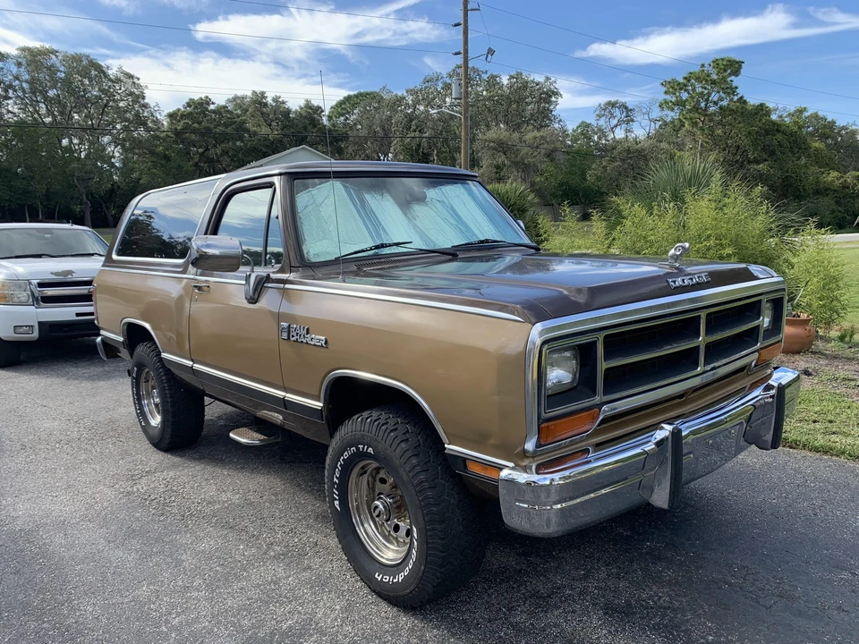 1987 Dodge Ramcharger - Image 7 of 31