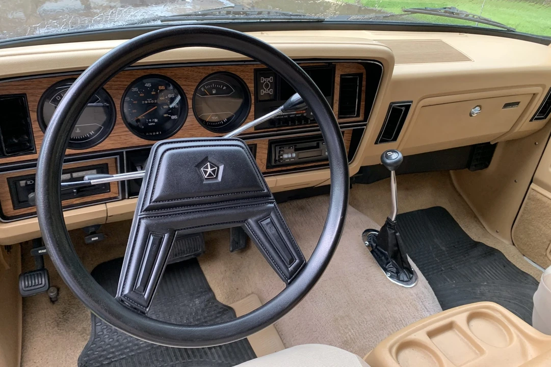 1987 Dodge Ramcharger - Image 28 of 31