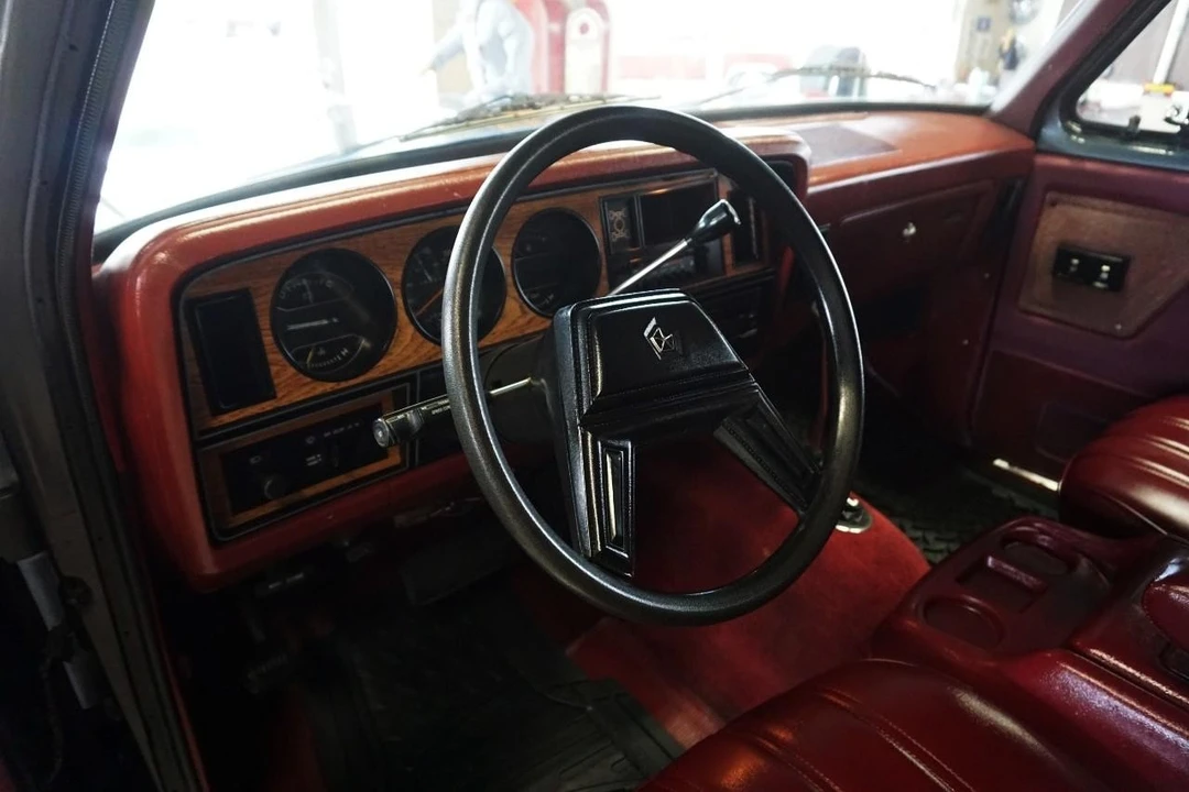 1987 Dodge Ramcharger - Image 26 of 31