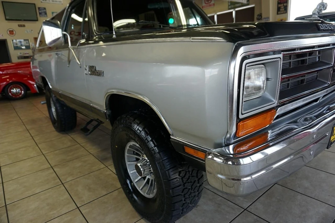 1987 Dodge Ramcharger - Image 12 of 31