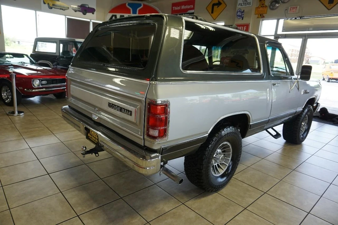 1987 Dodge Ramcharger - Image 7 of 31