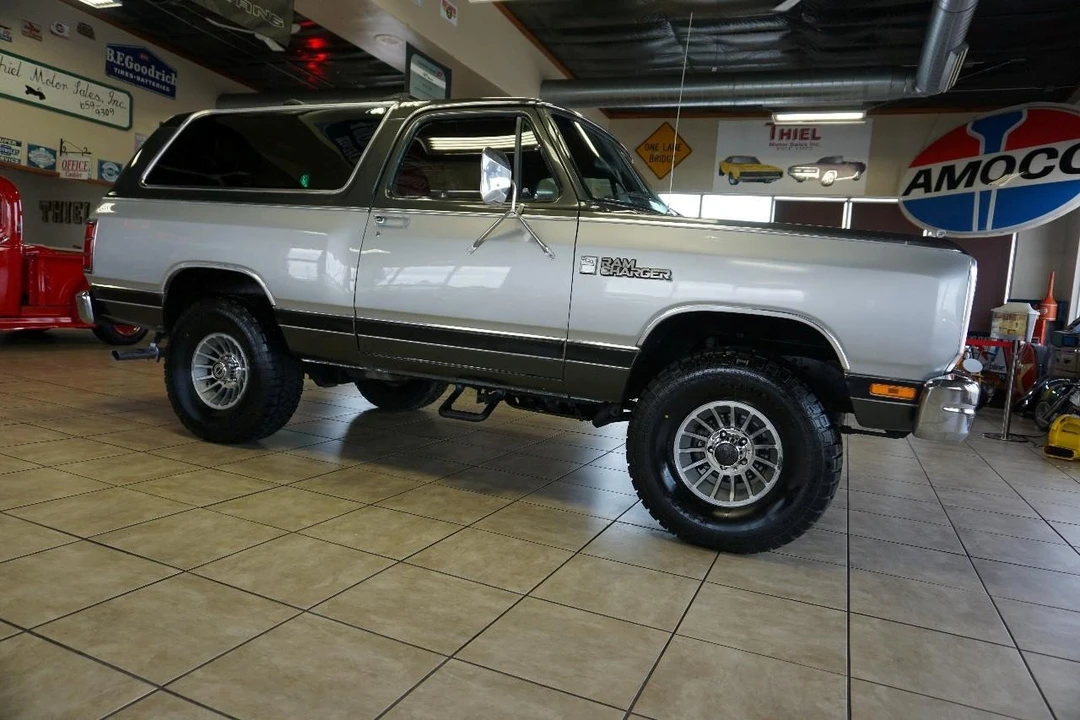 1987 Dodge Ramcharger - Image 9 of 31