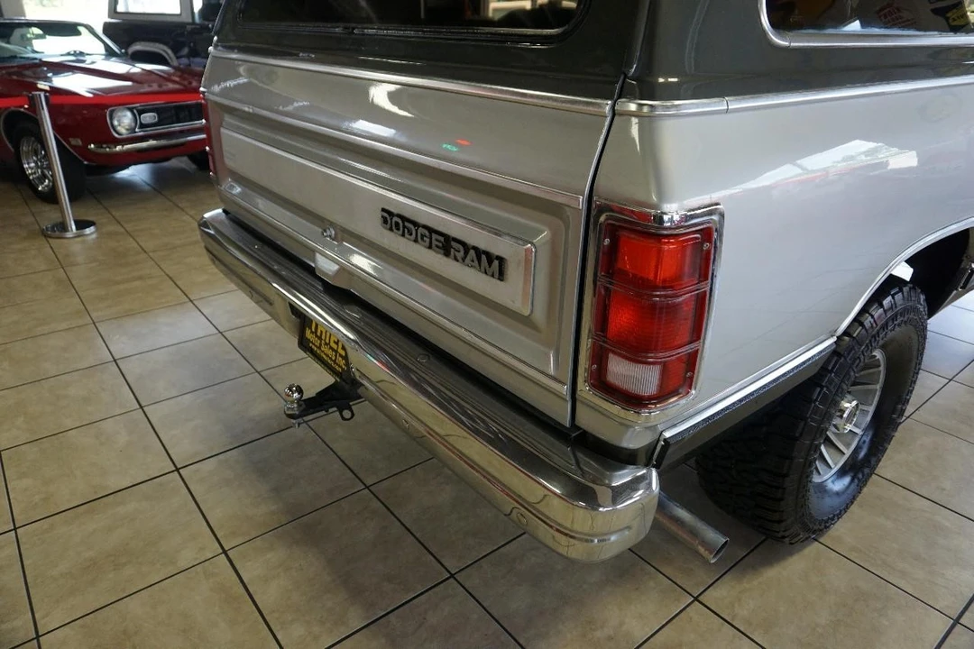 1987 Dodge Ramcharger - Image 18 of 31