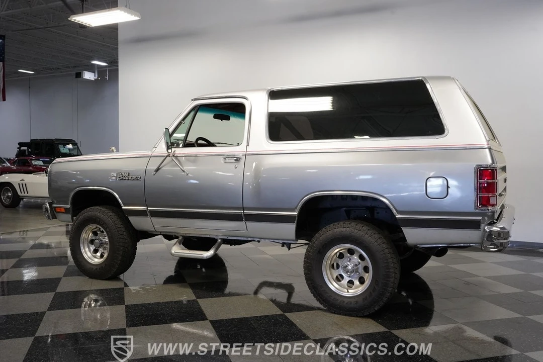 1987 Dodge Ramcharger - Image 8 of 12