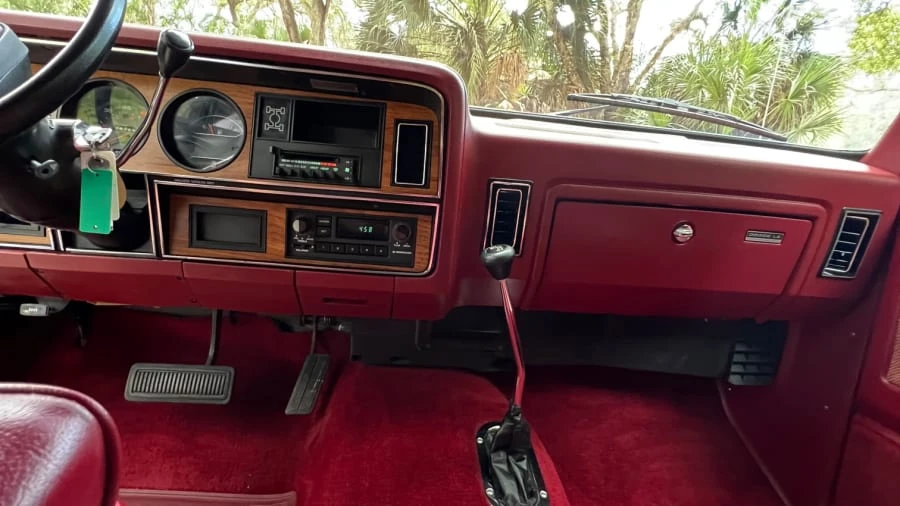 1987 Dodge Ramcharger - Image 19 of 31