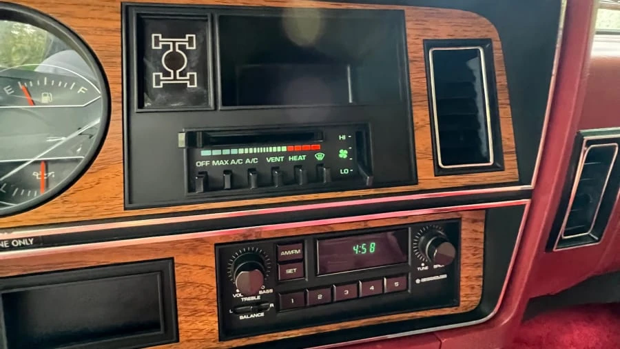 1987 Dodge Ramcharger - Image 20 of 31