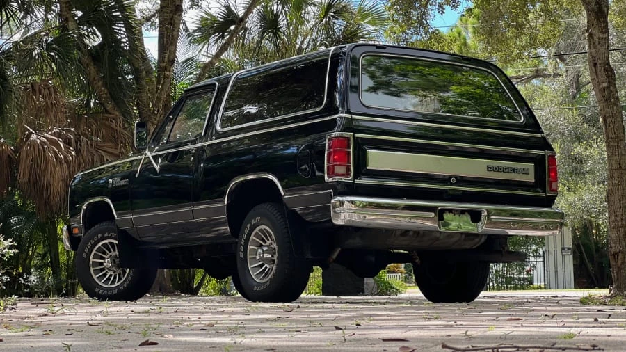 1987 Dodge Ramcharger - Image 27 of 31