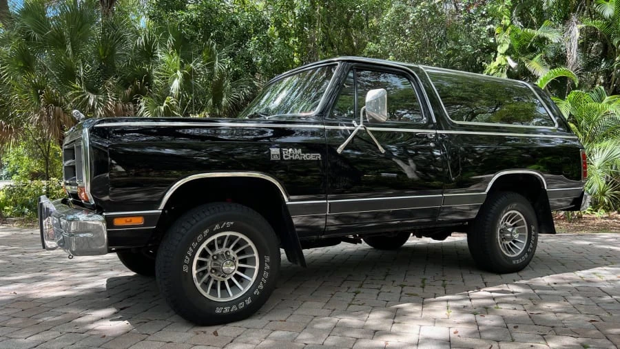 1987 Dodge Ramcharger - Image 28 of 31
