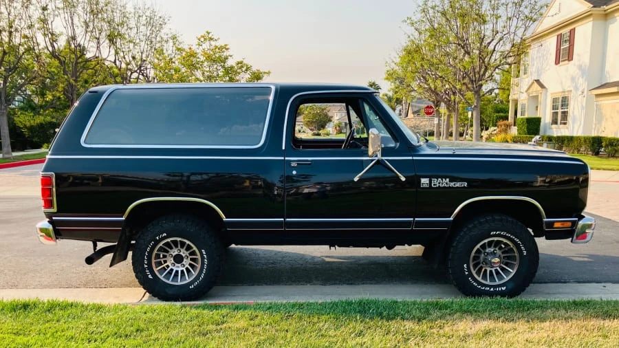 1987 Dodge Ramcharger - Image 7 of 20